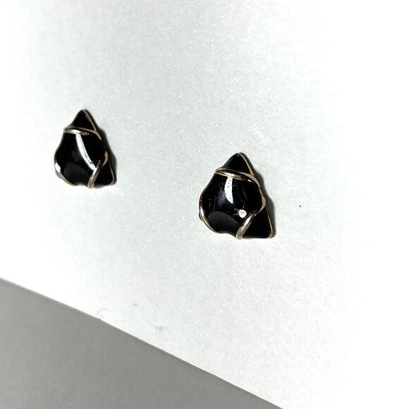Black Enamel and Gold Tone Vintage Earrings, 1980s Triangle Pierced Studs - Picture 4 of 4